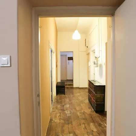 Air Conditioned - Anna Apartman